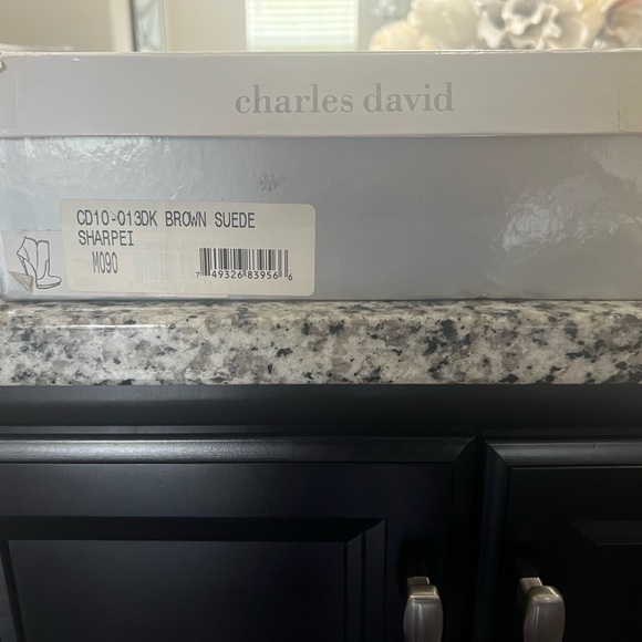 Brand New Charles David Suede Boots with Fur 9.5 - Picture 4 of 4